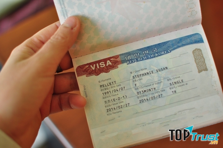 Để đi du học bạn cần xin visa của đại sứ quán Hàn Quốc ở sở tại.