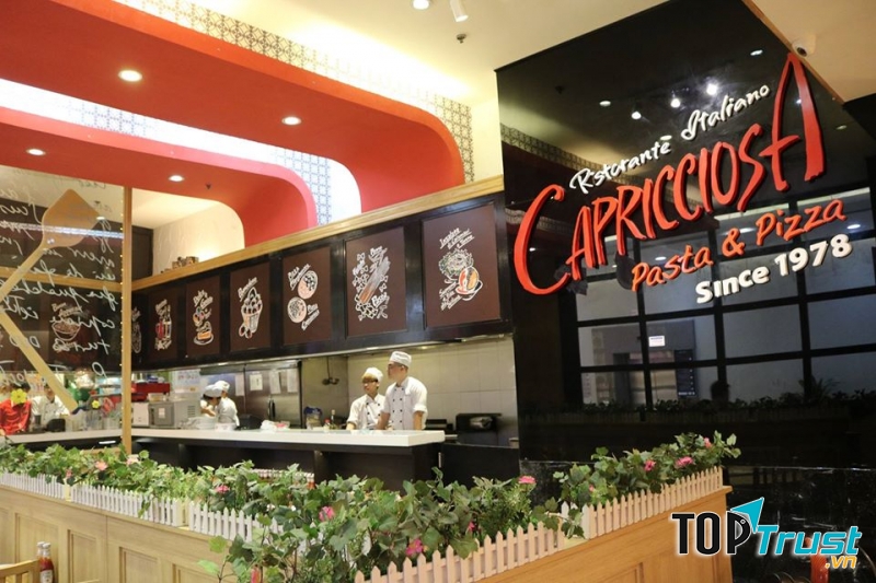 Bánh pizza ngon hấp dẫn tại tiệm