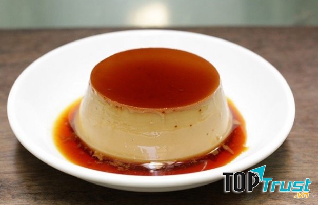 Ăn một miếng vị trứng sữa ngậy thơm tan trong miệng lại không hề ngọt quá.