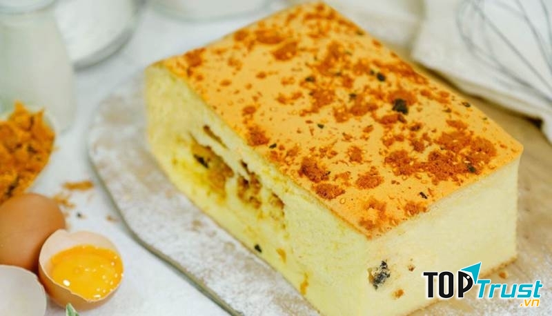 Miếng bánh thơm ngon, tan luôn khi vừa cho vào miệng