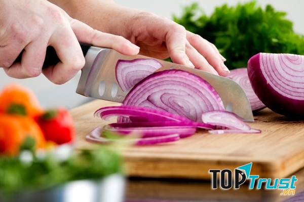 Cắt hành không cay mắt