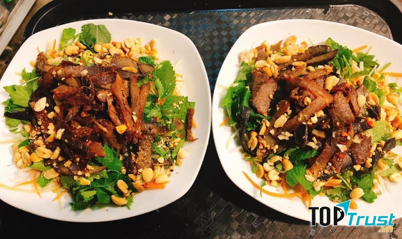 Catfee thực sự là thiên đường ăn vặt ở Mộc Châu mà bạn nhất định phải ghé qua một lần.