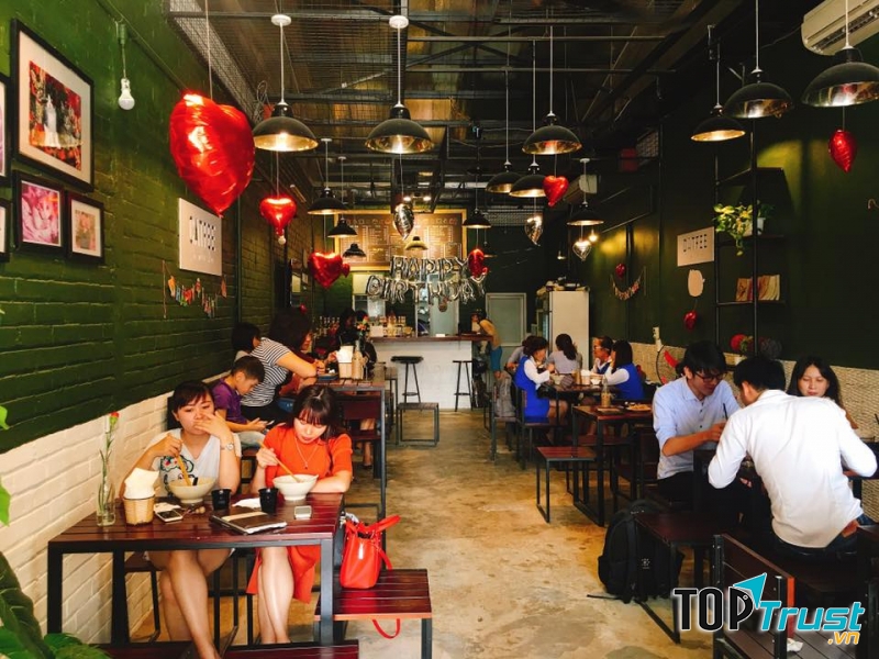 Vừa được ăn uống ngon lại có view check in sống ảo quả thực không có gì sánh bằng
