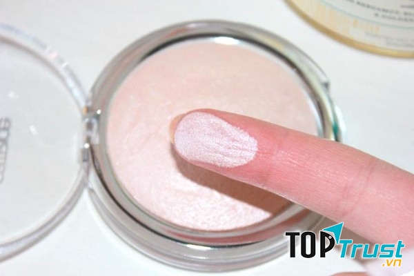 Catrice High Glow Mineral Highlighting Powder