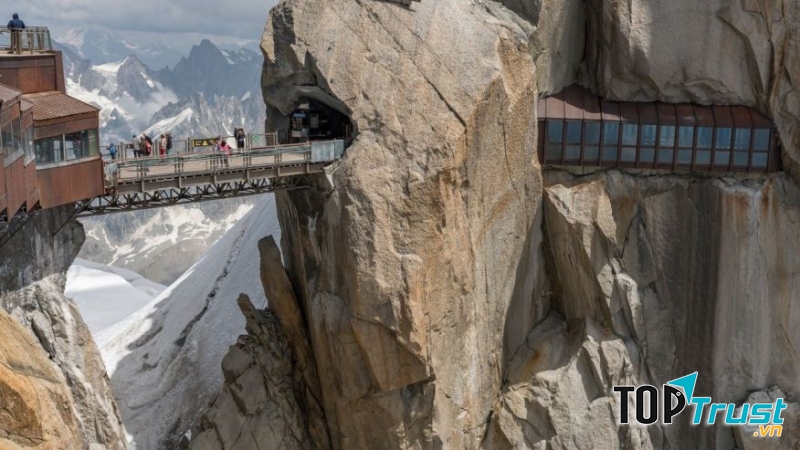 Cầu Aiguille du Midi của Pháp