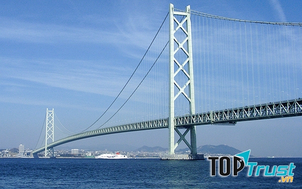 Cầu Akashi Kaikyo, eo biển Akashi, Nhật Bản