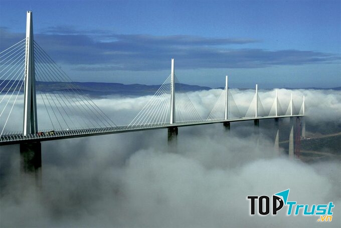 Cầu cạn Millau Viaduct, Pháp