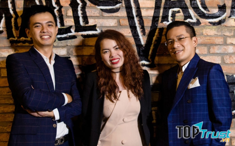 Ba đồng sáng lập Small Vacancy Lai Hồng Lĩnh, Trương Thoại Yến và Nguyễn Thế Hiếu.