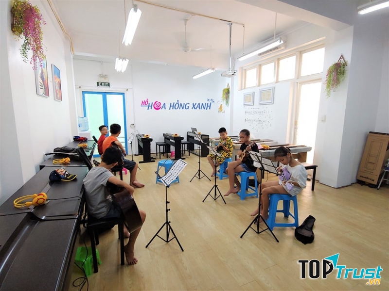 Câu lạc bộ âm nhạc Hoa Hồng Xanh