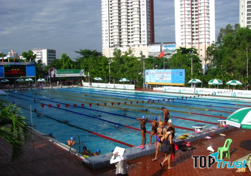 Câu Lạc Bộ Bơi Lặn Phú Thọ với hồ bơi đạt chuẩn Olympic