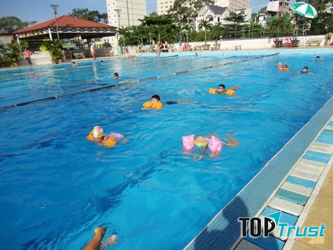 Câu Lạc Bộ Bơi Lội Lam Sơn