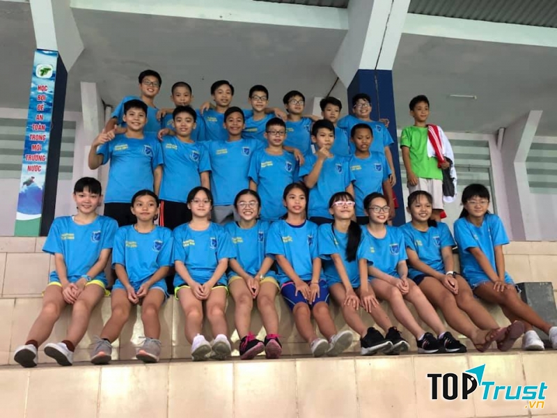 Học bơi ở Hồ bơi Yết Kiêu