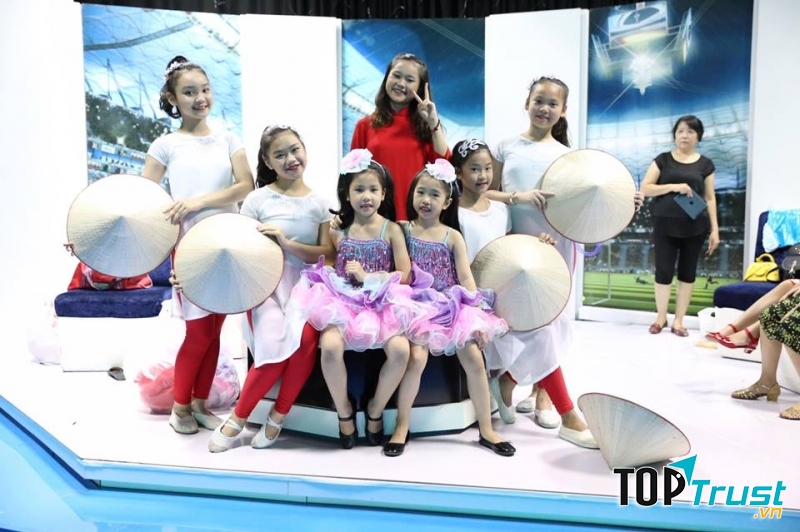 Câu lạc bộ Họa Mi Hà Nội