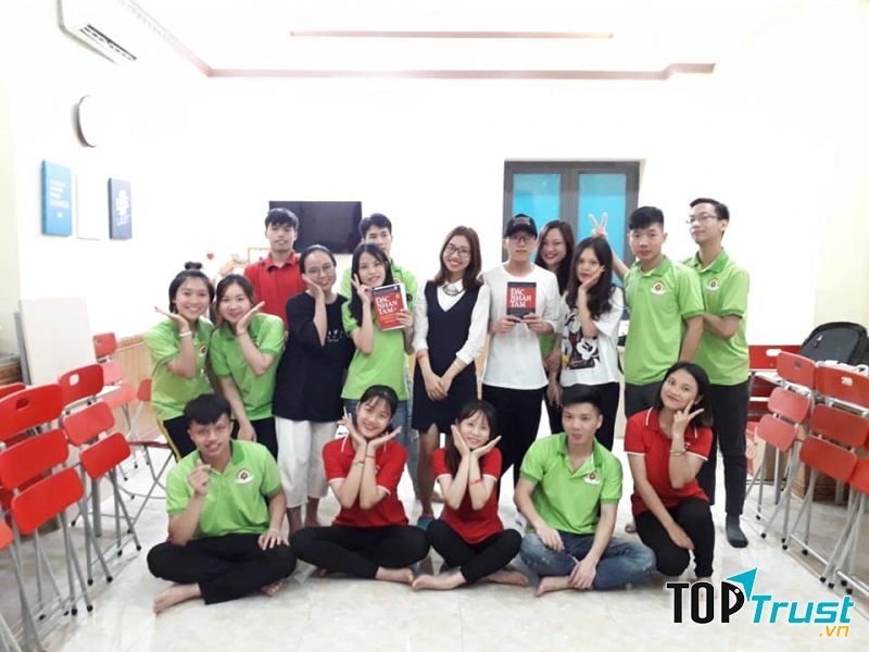 Câu lạc bộ Tiếng Anh TUEBA