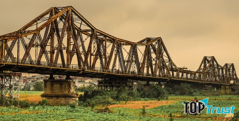 Cầu Long Biên
