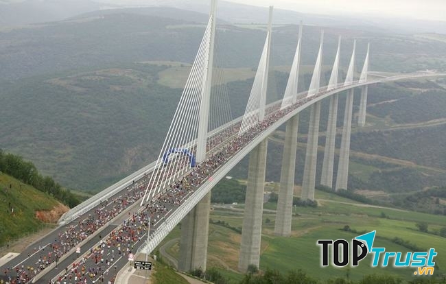 Cầu Millau Viaduct, Pháp