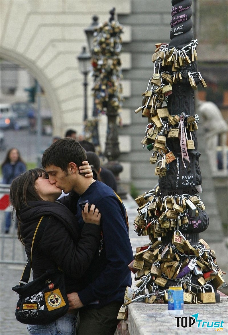 Khoảnh khắc đáng ghen tỵ của các cặp đôi