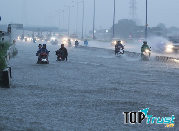 Xa lộ Hà Nội, đoạn chân cầu Rạch Chiếc (quận 9)