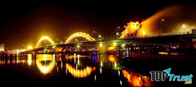 Cầu Rồng và hai bên bờ sông Hàn