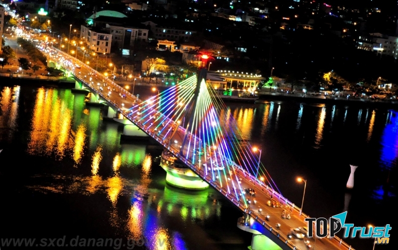 Cầu sông Hàn đẹp lung linh