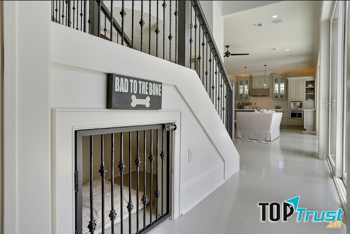 Mẫu chuồng thú cưng dưới gầm cầu thang