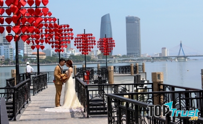 Cầu Tình Yêu -Nhân chứng tình yêu của giới trẻ