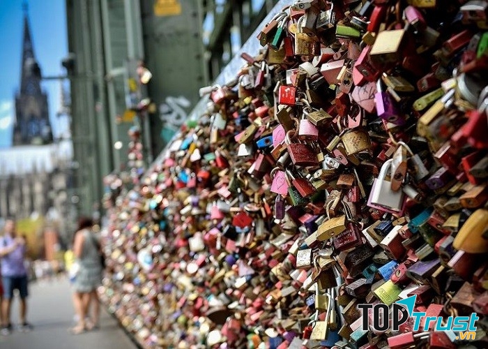 Cầu vượt chạm ga, Đài Loan