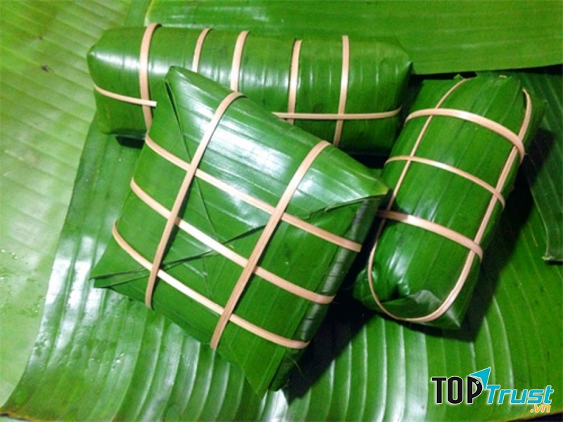 Lá chuối dùng để gói bánh