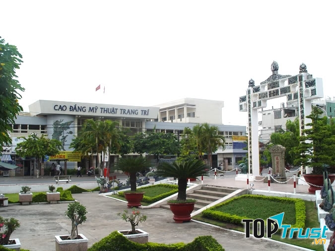 Trường cao đẳng Mỹ thuật trang trí Đồng Nai