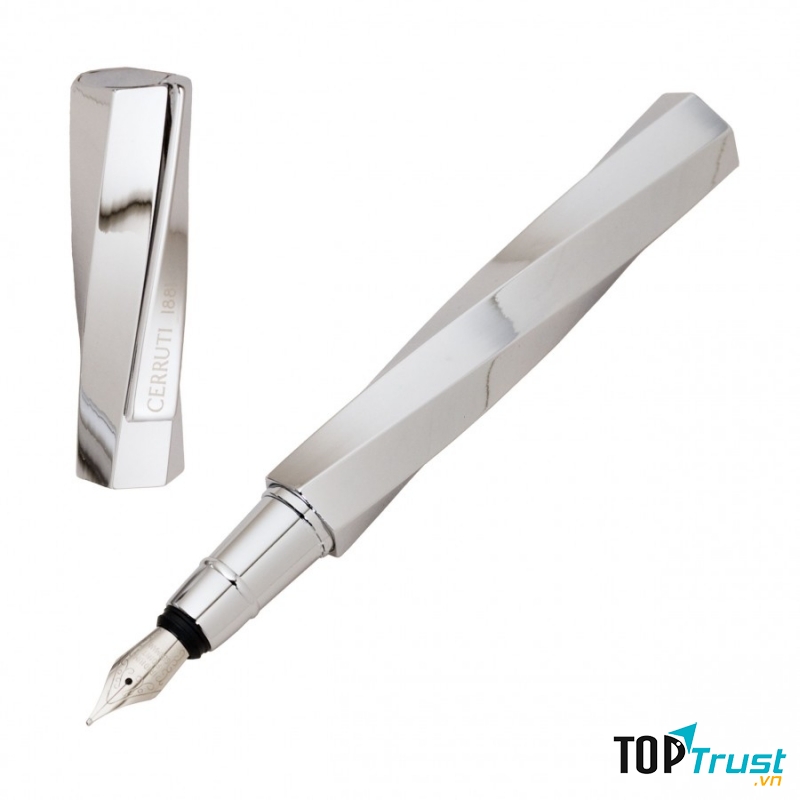 Cerruti nổi tiếng với những thiết kế bằng tay và máy vô cùng tính tế (Nguồn: Sưu tầm)