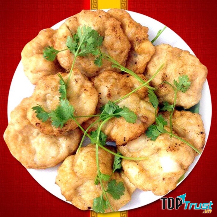 Miếng chả vàng ruộm vô cùng bắt mắt