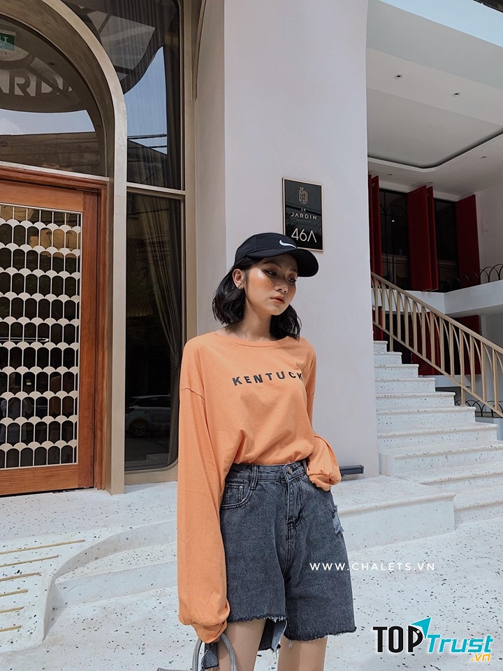 Không quy tắc, không nhàm chán, áp dụng slogan đó nên các mẫu quần áo ở Chalets Shop thường mang dấu ấn cá nhân cao không hề giống ai