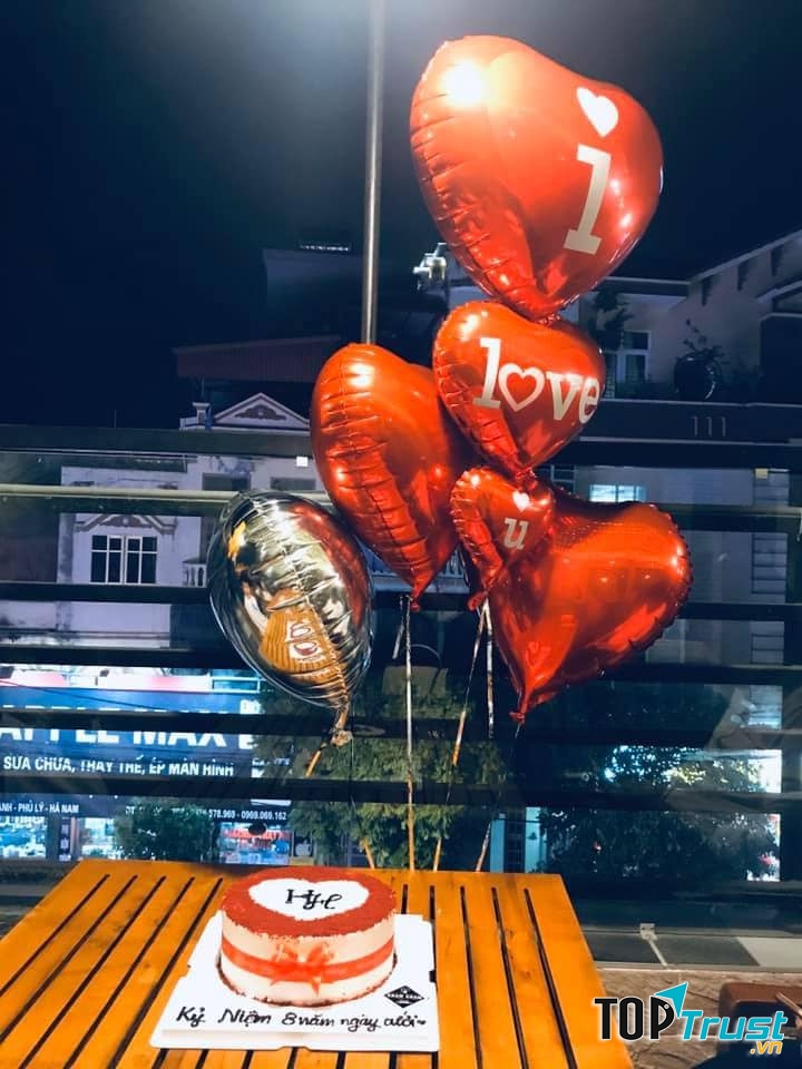 Cham Cham Bakery & Coffee