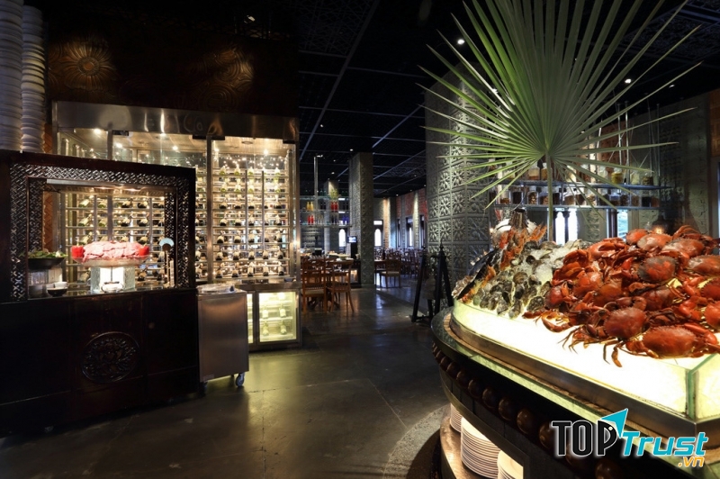 Đại tiệc buffet hải sản tại lâu đài Cham Charm