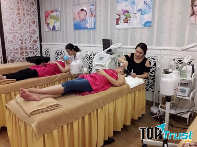 Chăm sóc da tại trung tâm spa