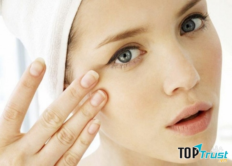 Chăm sóc vùng da quanh mắt