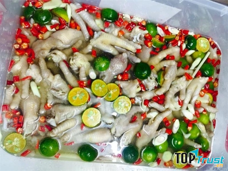 Chân gà ngâm sả tắc