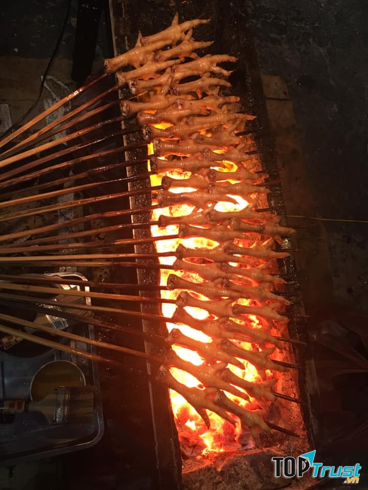 Chân Gà Nướng Hai Còi
