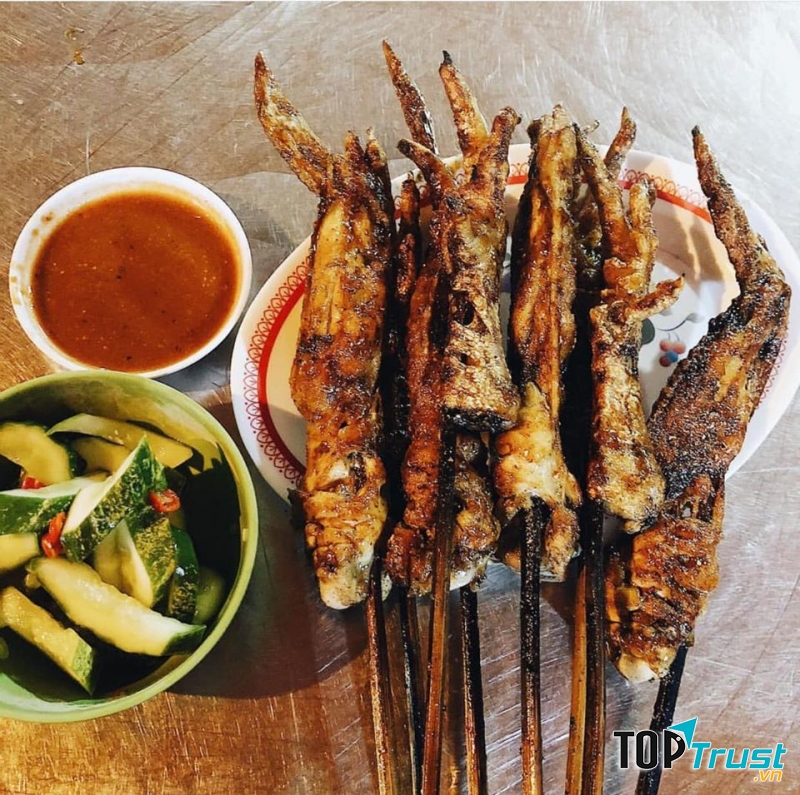 Chân, cánh gà nướng Hương Quả