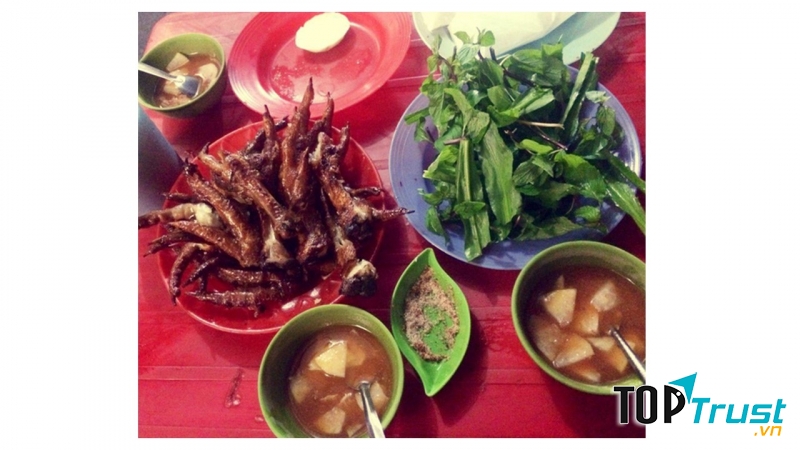 Chân gà nướng Ngõ Gạch