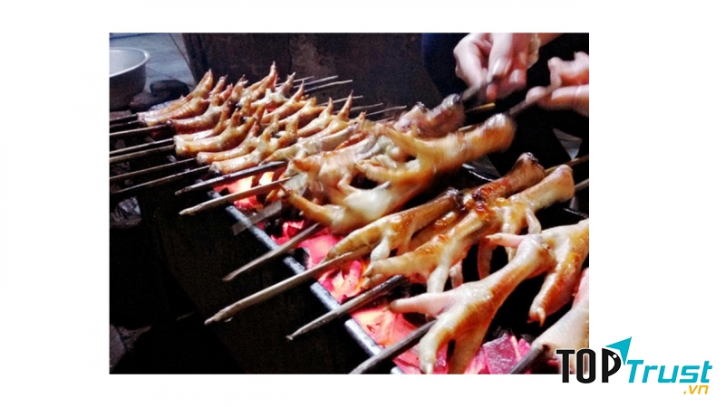Chân gà nướng Ngõ Gạch