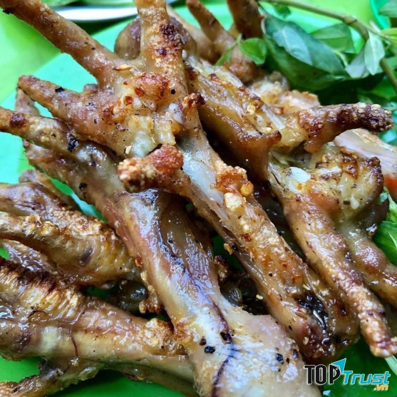 Chân gà nướng Ngõ Gạch