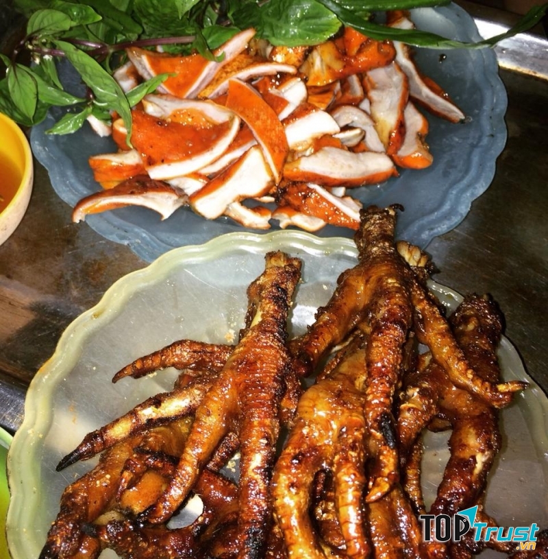 Chân Gà Nướng Phố Lý Văn Phức