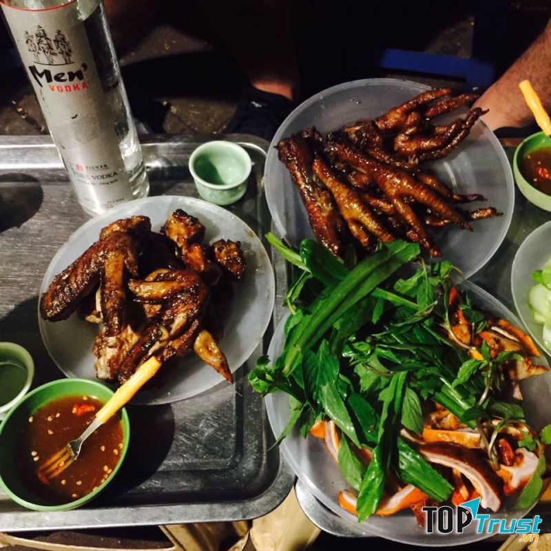 Chân gà nướng Thuỵ Khuê