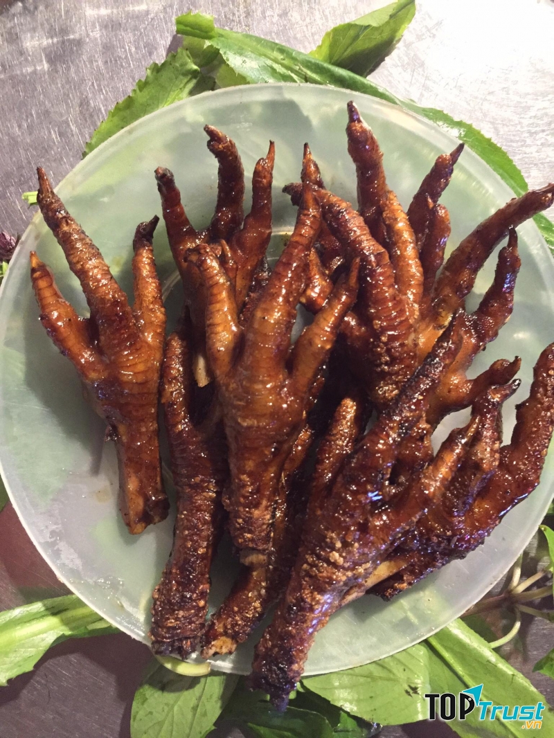 Chân gà nướng Thụy Khuê