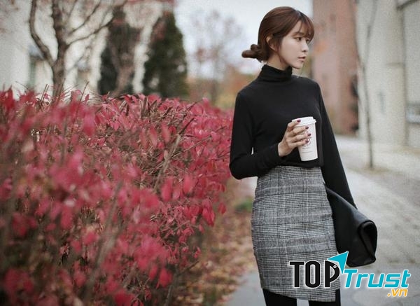 Dịu dàng với áo lên và chân váy bút chì