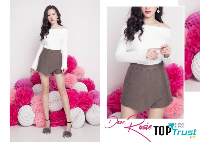 Một sự kết hợp giữa áo thun trễ vai với chân váy đơn giản nhưng không hề nhàm chán