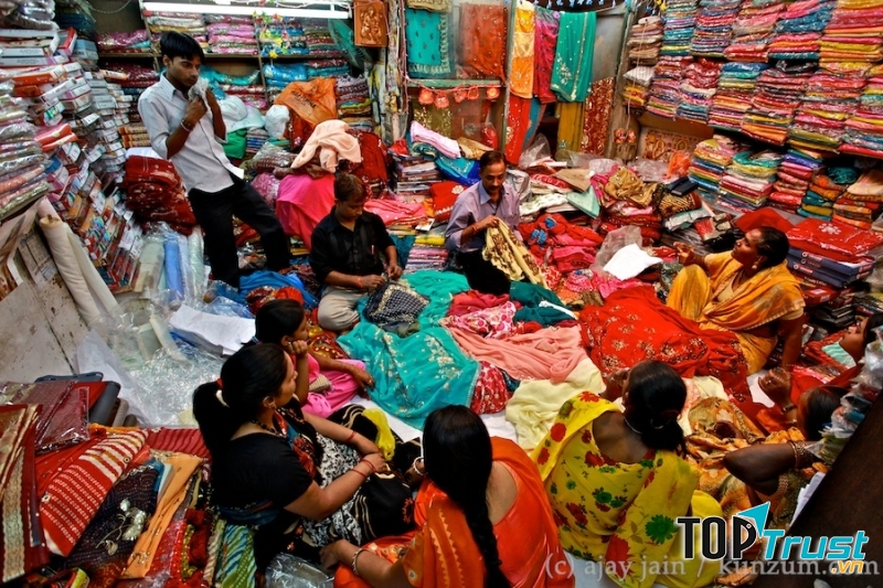 Hình ảnh đầy màu sắc ở chợ Chandni Chowk
