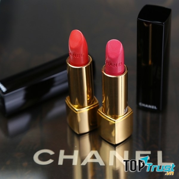 CHANEL ROUGE ALLURE VELVET 49 LA PETILLANTE (bên trái)