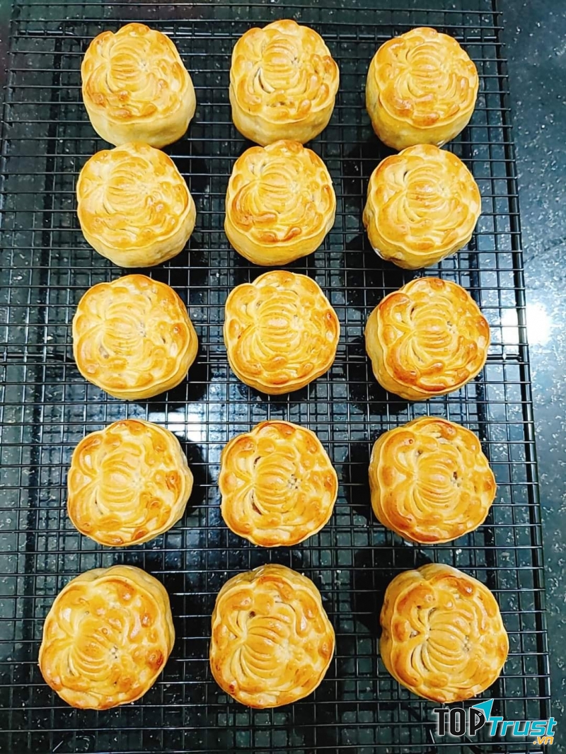Bánh được làm tỉ mỉ và cẩn thận, nguyên liệu đầu vào lựa chọn kĩ lưỡng